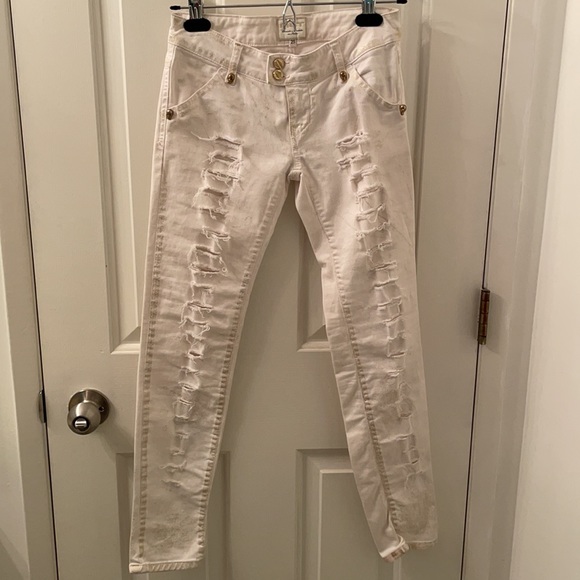 NWOT- MET Italian Brand White Distressed Skinny Jeans w/ Gold & Skull Rivets, 25 - Picture 7 of 8